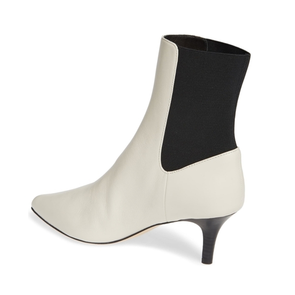 Minimalistic Chic Ivory Joie Chelsea Booties - Picture 4 of 7